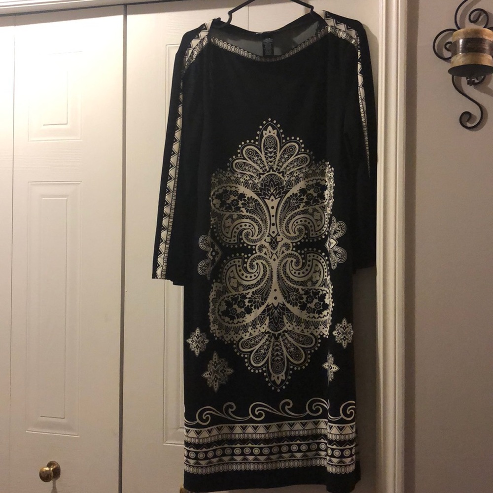 Mid knees black and white dress